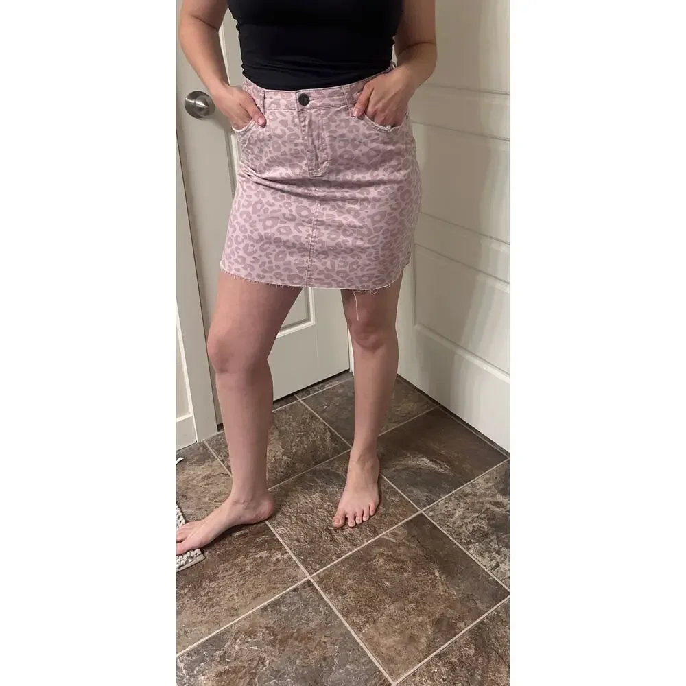 Kut from the Kloth Pink Leopard Print Denim Skirt – Size 6